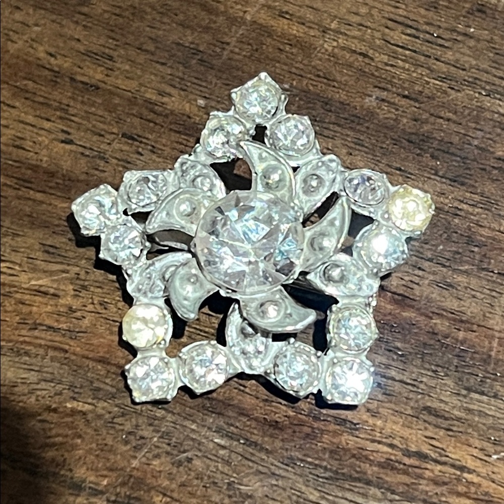 Vintage Star Rhinestone Brooch